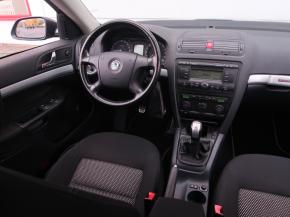 Škoda Octavia  Scout 2.0 TDI . 