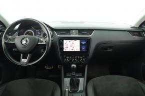 Škoda Octavia  Scout 2.0 TDI . 