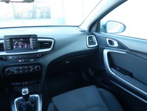 Kia Ceed  1.4 CVVT Cool 