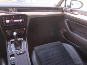 Volkswagen Passat  2.0 TDI R-Line 