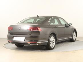 Volkswagen Passat  1.5 TSI Elegance 