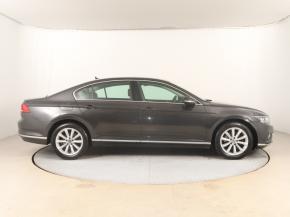 Volkswagen Passat  1.5 TSI Elegance 