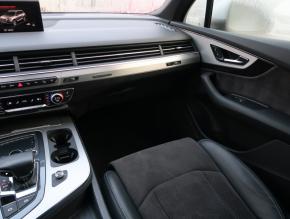 Audi Q7  3.0 TDI S-Line 