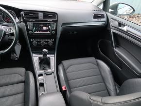 Volkswagen Golf  2.0 TDI 