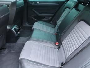 Volkswagen Passat  2.0 TDI 