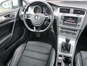 Volkswagen Golf  1.2 TSI 