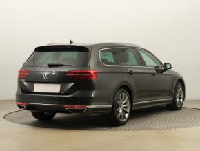 Volkswagen Passat  1.5 TSI R-Line 