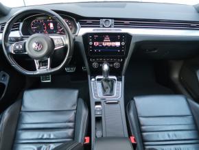 Volkswagen Passat  1.5 TSI R-Line 