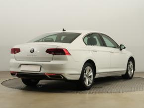 Volkswagen Passat  1.5 TSI Elegance 