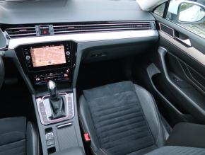 Volkswagen Passat  1.5 TSI Elegance 