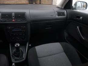 Volkswagen Golf  1.6 16V Basis 