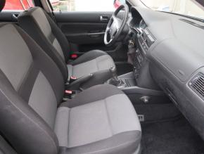 Volkswagen Golf  1.6 16V Basis 