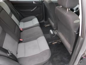 Volkswagen Golf  1.6 16V Basis 