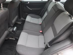 Volkswagen Golf  1.6 16V Basis 