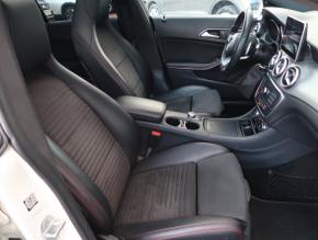 Mercedes-Benz CLA  200 CDI AMG Paket 