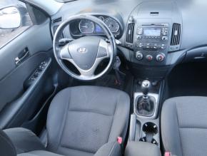 Hyundai i30  1.6 CVVT 