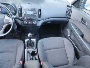 Hyundai i30  1.6 CVVT 