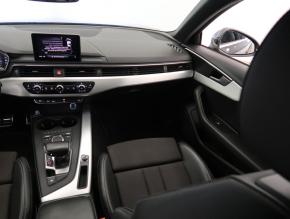 Audi A4  2.0 TDI S-Line 