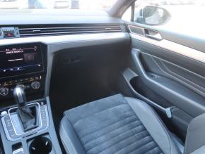 Volkswagen Passat  2.0 TDI R-Line 