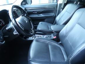 Mitsubishi Outlander  2.2 DI-D 