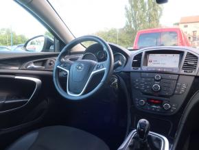 Opel Insignia  1.8 