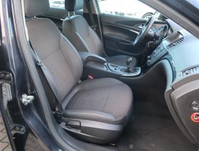 Opel Insignia  1.8 