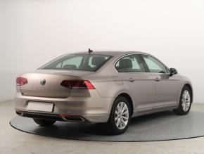 Volkswagen Passat  2.0 TSI Elegance 