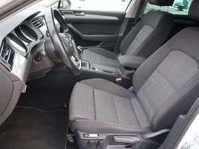 Volkswagen Passat  1.5 TSI 