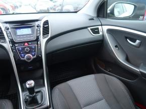 Hyundai i30  1.6 MPI 