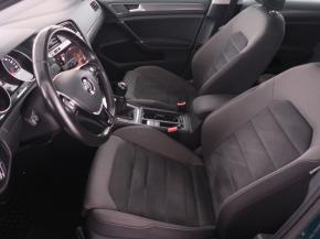 Volkswagen Golf  1.0 TSI 