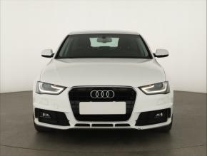 Audi A4  2.0 TDI S-Line 