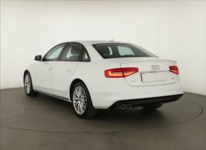 Audi A4  2.0 TDI S-Line 