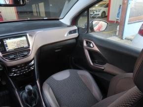 Peugeot 2008  1.2 PureTech 