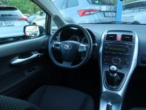 Toyota Auris  1.6 Valvematic 