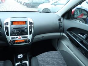 Kia Ceed  1.4 CVVT 