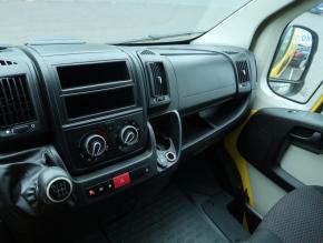 Peugeot Boxer  2.0 BlueHDi 