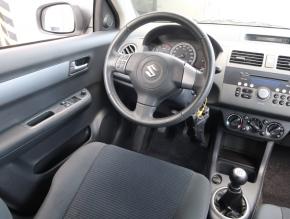 Suzuki Swift  1.3 i 