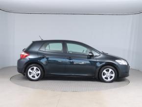 Toyota Auris  1.6 Valvematic 