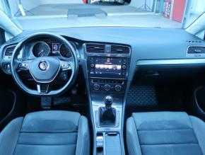 Volkswagen Golf  1.5 TSI 