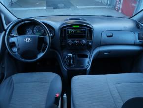 Hyundai H-1  2.5 CRDi 