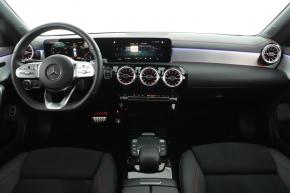 Mercedes-Benz CLA  200 AMG Paket 