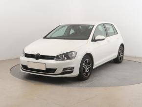 Volkswagen Golf  1.2 TSI 