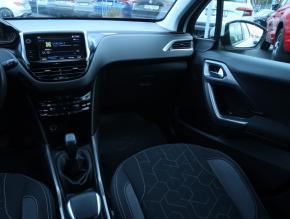 Peugeot 2008  1.2 PureTech 