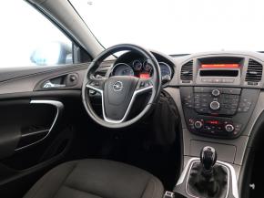 Opel Insignia  1.8 