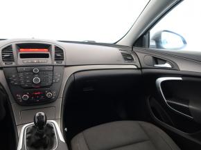 Opel Insignia  1.8 