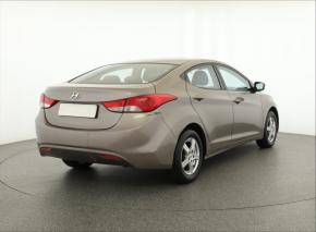 Hyundai Elantra  1.6 