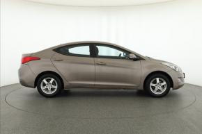 Hyundai Elantra  1.6 