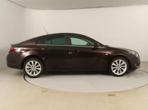 Opel Insignia  1.8 