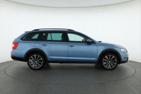 Škoda Octavia  Scout 2.0 TDI . 