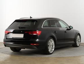 Audi A4  2.0 TDI S-Line 